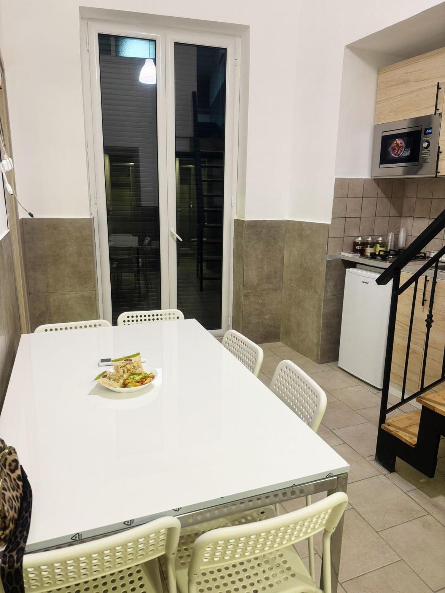 Aparthotel Terrazza Miracoli Napoli Zewnętrze zdjęcie