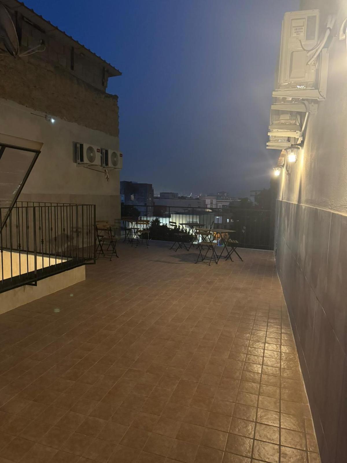 Aparthotel Terrazza Miracoli Napoli Zewnętrze zdjęcie