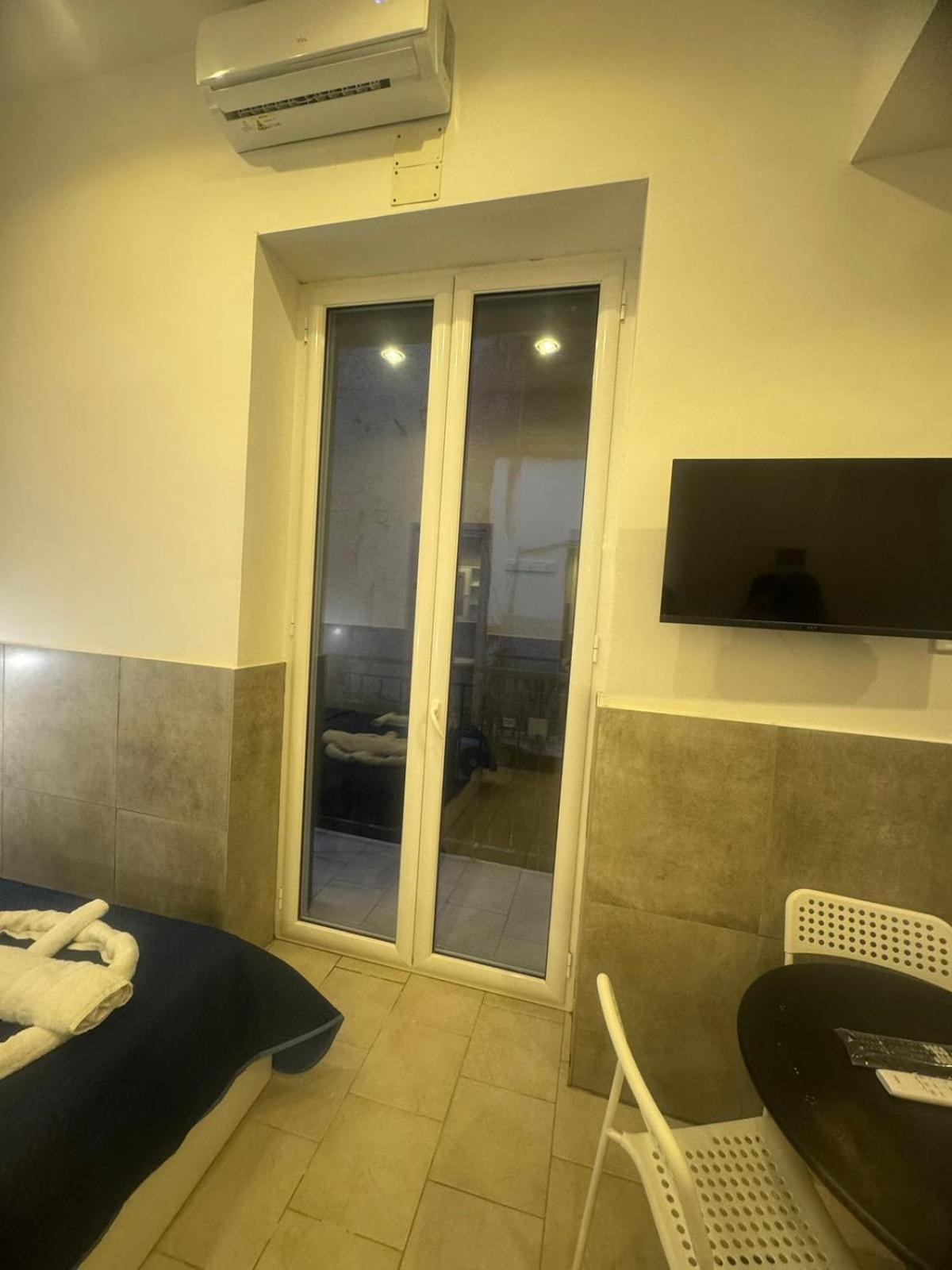 Aparthotel Terrazza Miracoli Napoli Zewnętrze zdjęcie