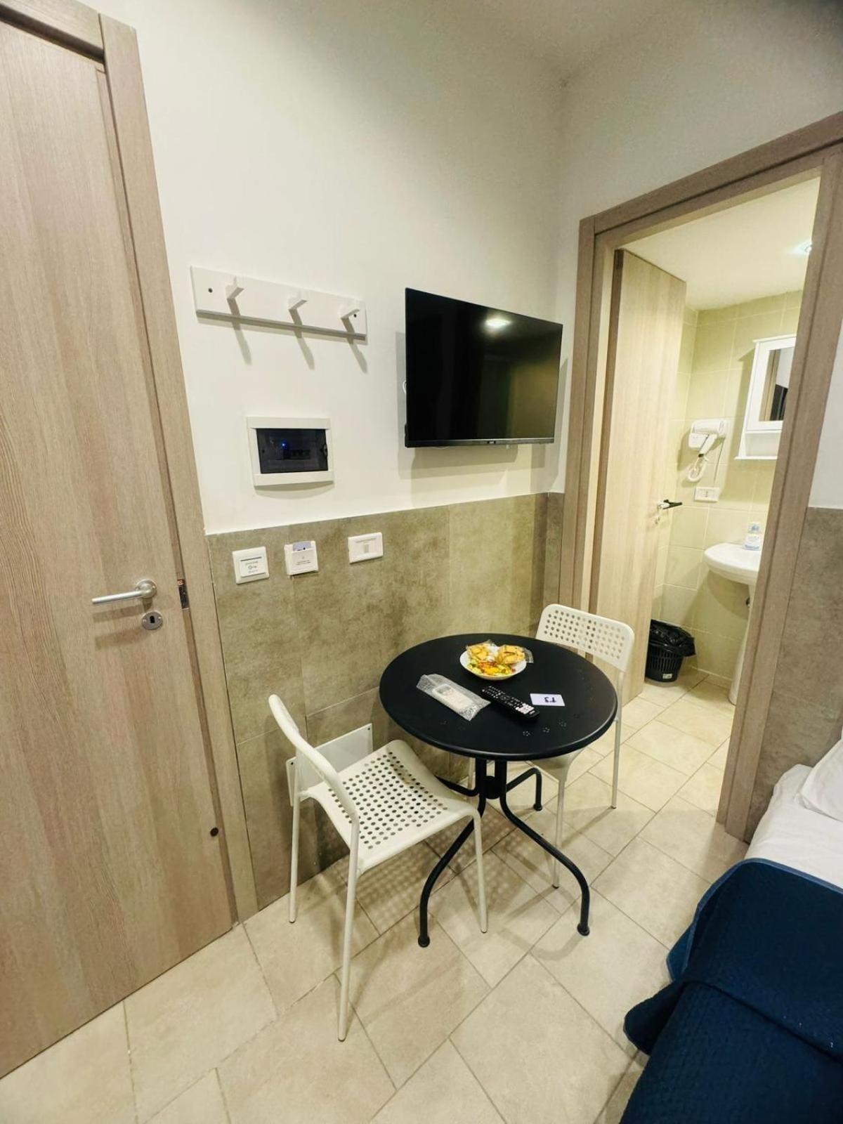 Aparthotel Terrazza Miracoli Napoli Zewnętrze zdjęcie