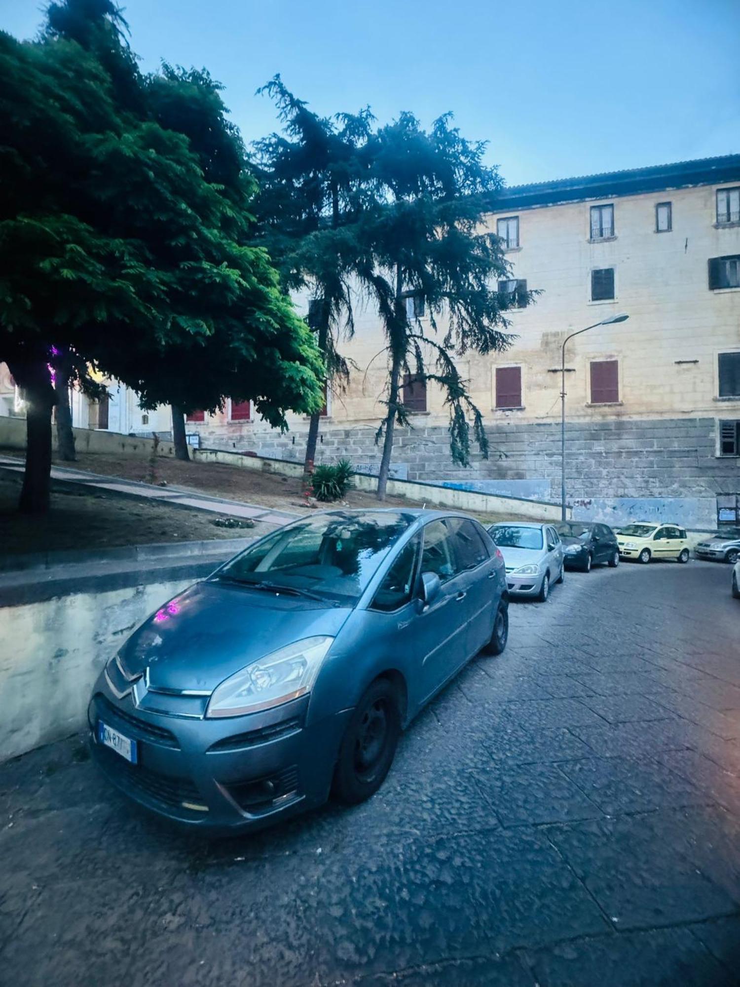 Aparthotel Terrazza Miracoli Napoli Zewnętrze zdjęcie